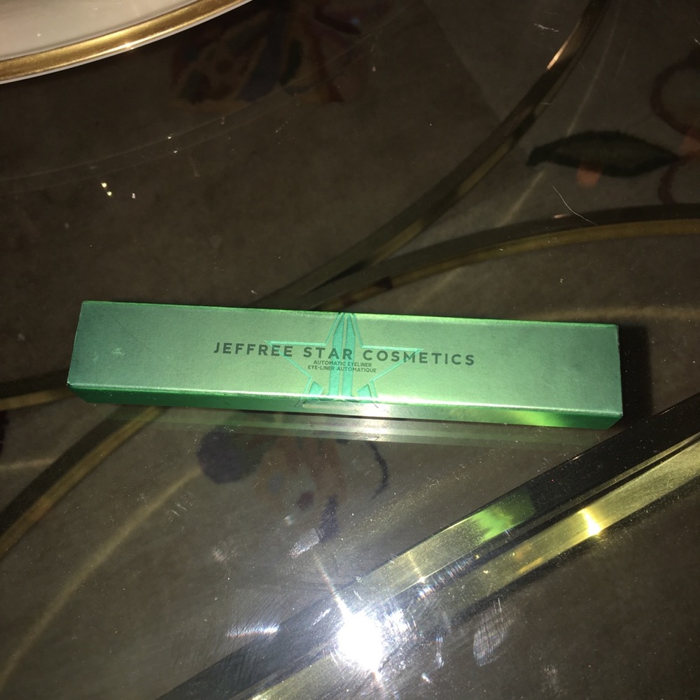 Jeffree Star automatic eyeliner